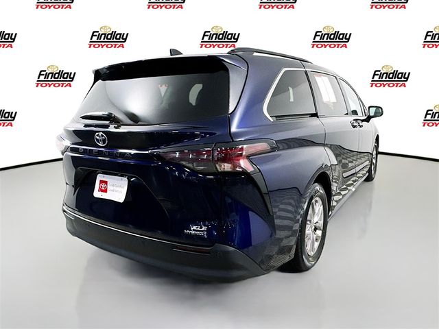 2023 Toyota Sienna XLE