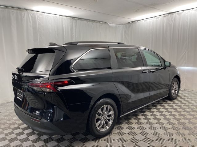 2023 Toyota Sienna XLE