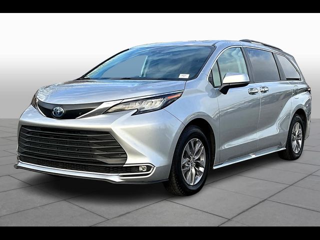 2023 Toyota Sienna XLE