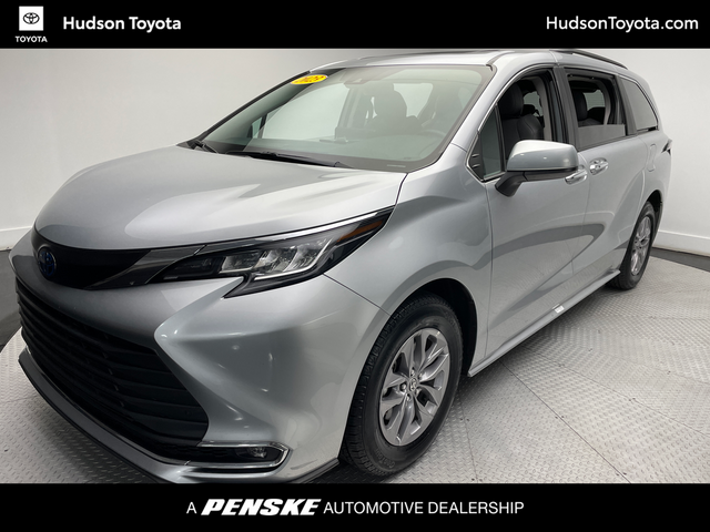 2023 Toyota Sienna XLE