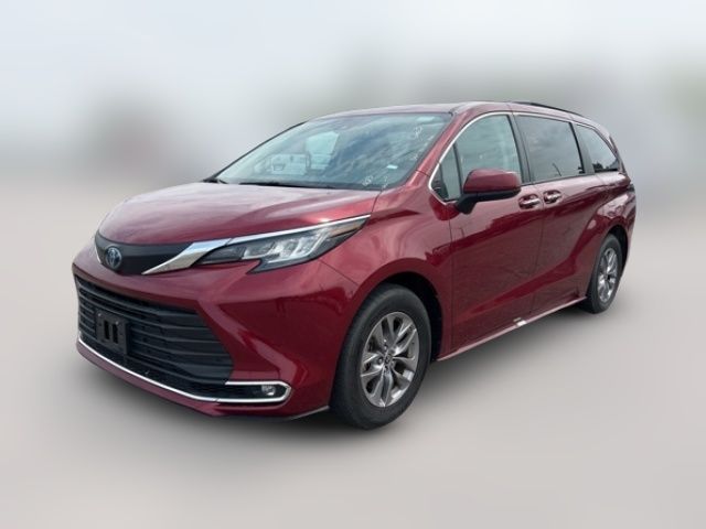 2023 Toyota Sienna XLE