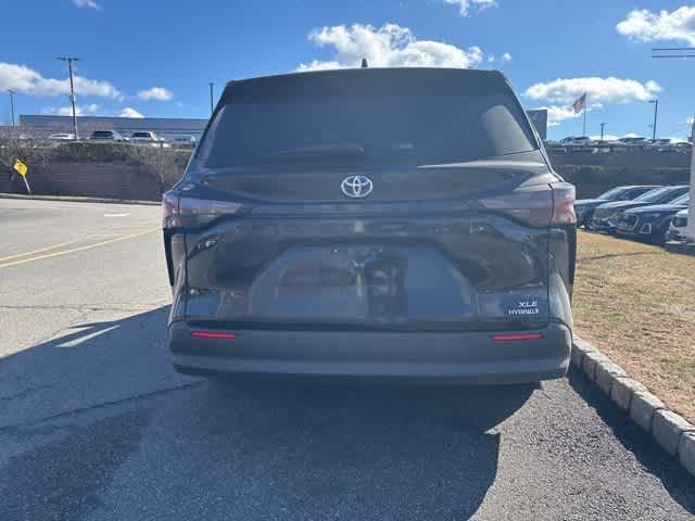 2023 Toyota Sienna XLE