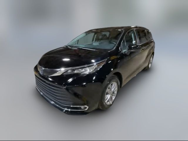 2023 Toyota Sienna XLE