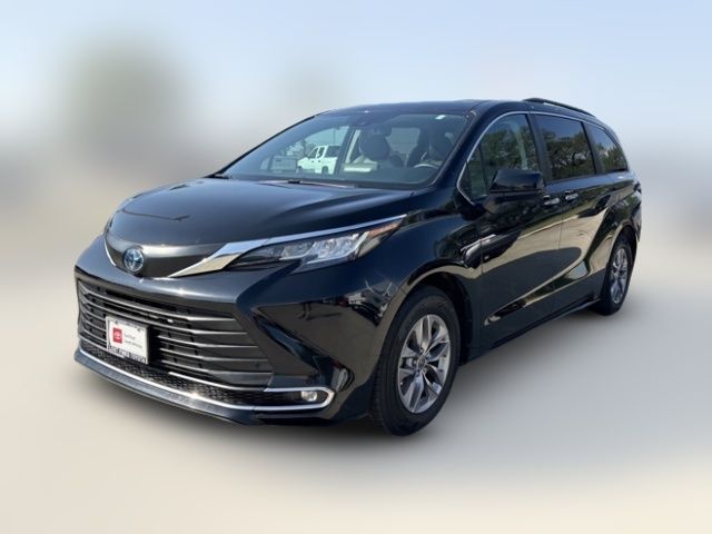 2023 Toyota Sienna XLE