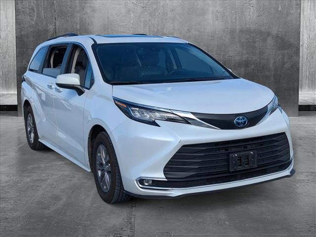 2023 Toyota Sienna XLE