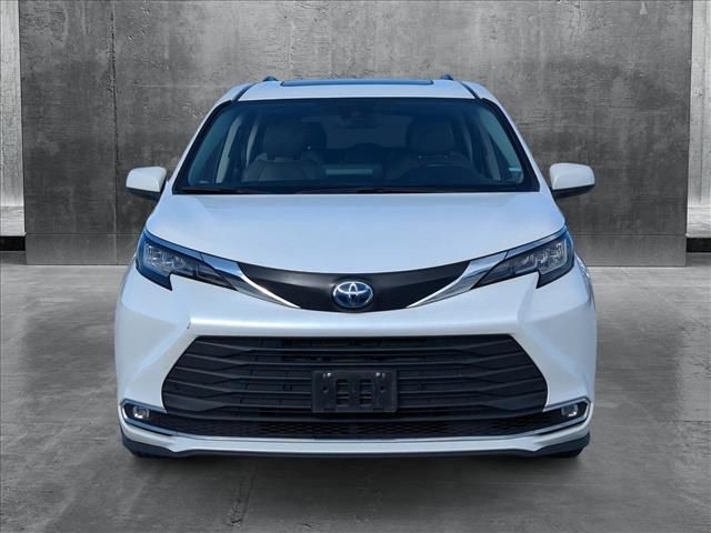 2023 Toyota Sienna XLE