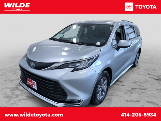 2023 Toyota Sienna XLE