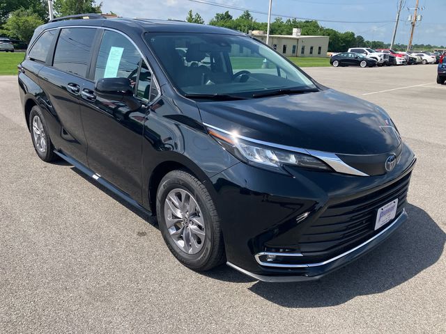 2023 Toyota Sienna XLE
