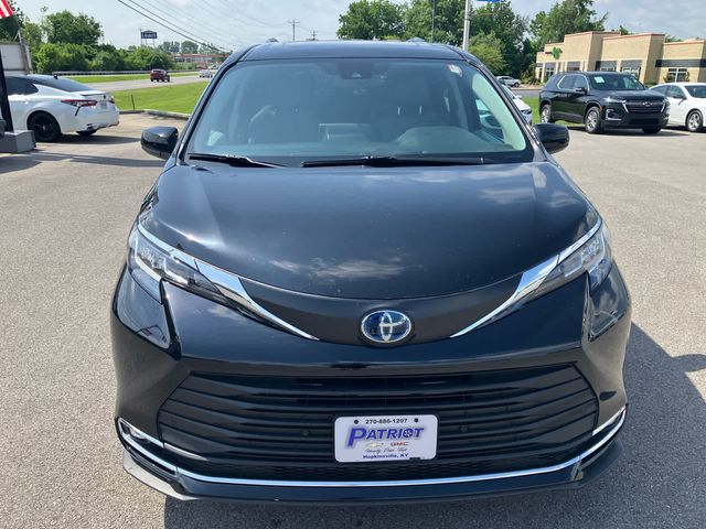 2023 Toyota Sienna XLE