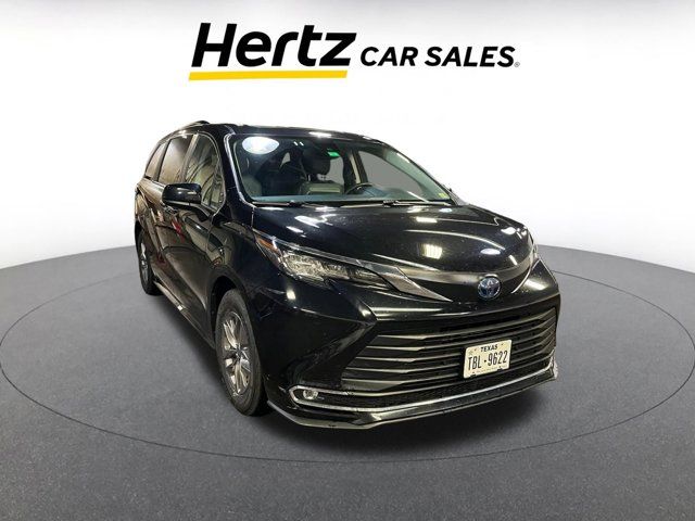 2023 Toyota Sienna XLE