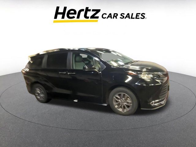 2023 Toyota Sienna XLE