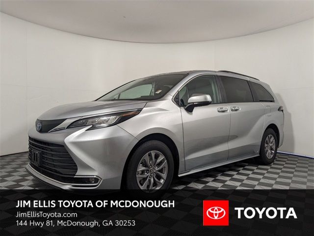 2023 Toyota Sienna XLE