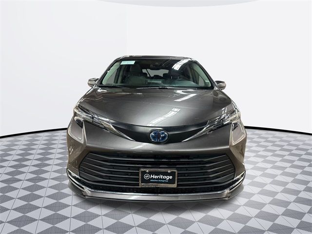 2023 Toyota Sienna XLE