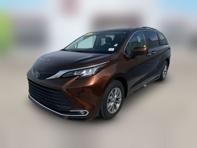 2023 Toyota Sienna XLE