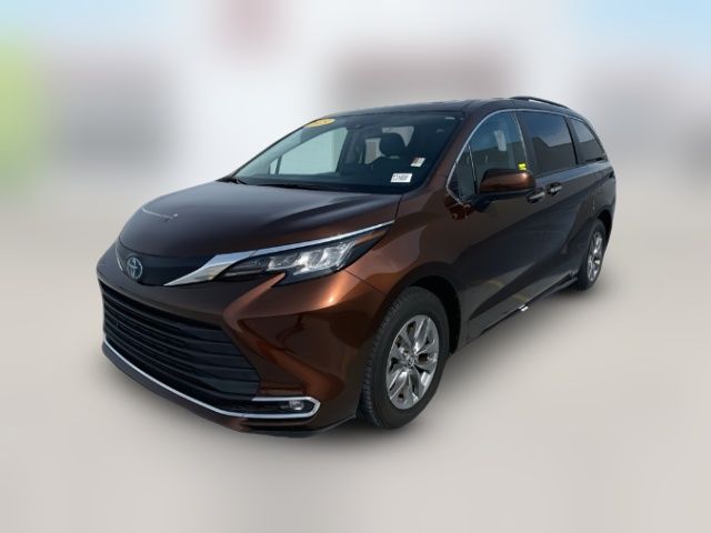 2023 Toyota Sienna XLE