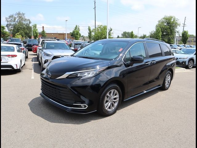 2023 Toyota Sienna XLE