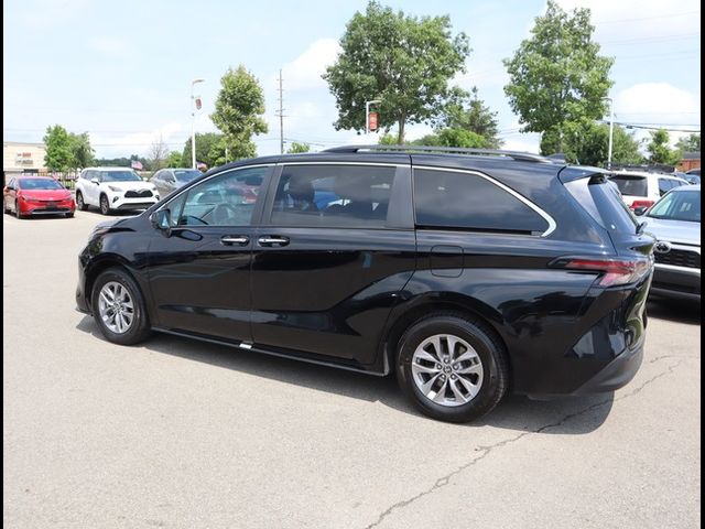 2023 Toyota Sienna XLE