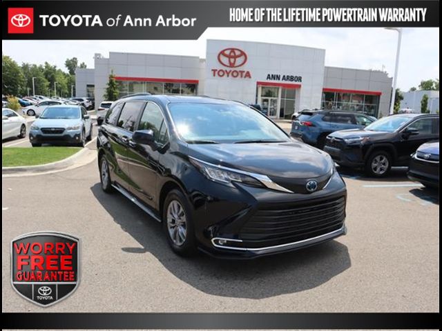 2023 Toyota Sienna XLE