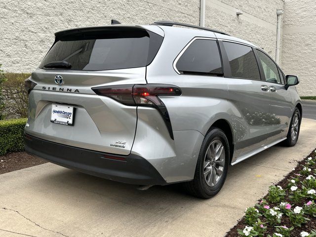 2023 Toyota Sienna XLE