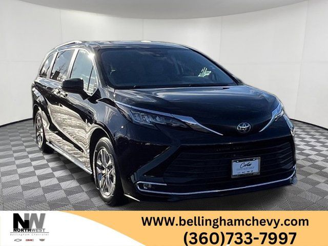 2023 Toyota Sienna XLE