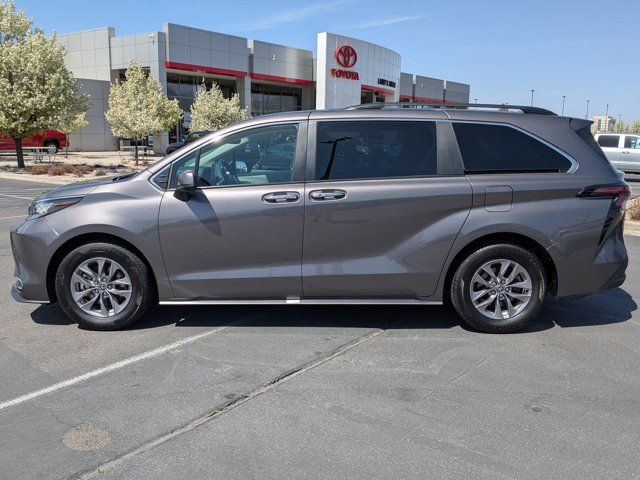 2023 Toyota Sienna XLE