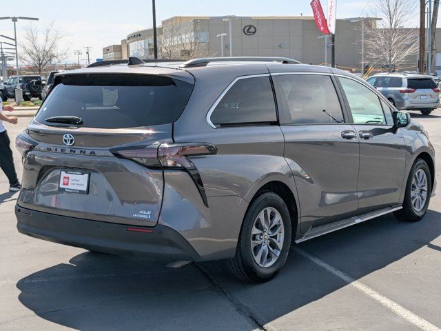 2023 Toyota Sienna XLE