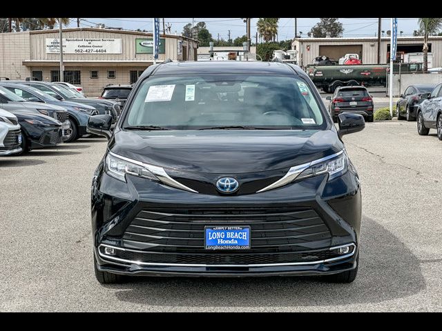 2023 Toyota Sienna XLE
