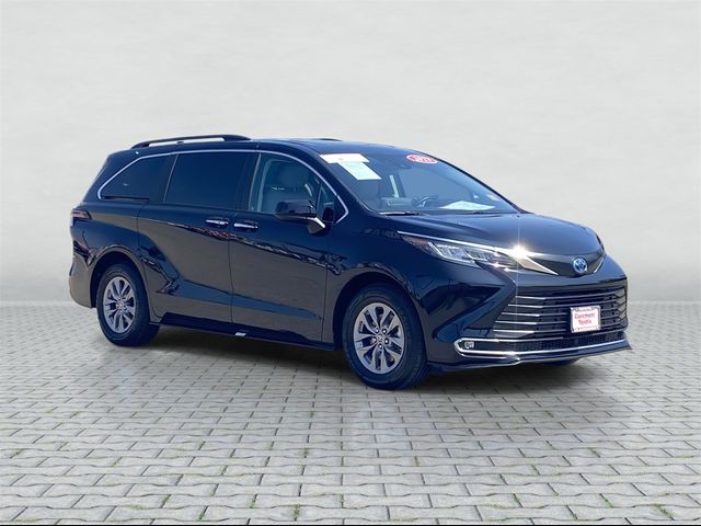 2023 Toyota Sienna XLE