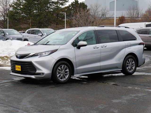 2023 Toyota Sienna XLE