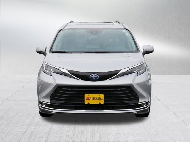 2023 Toyota Sienna XLE