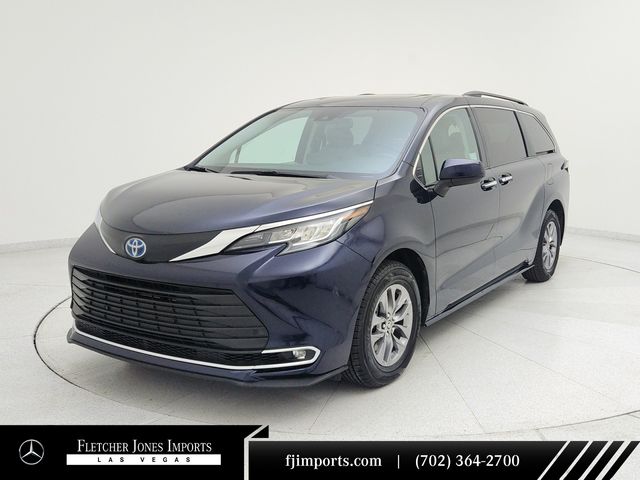 2023 Toyota Sienna XLE