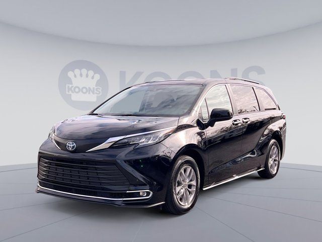 2023 Toyota Sienna XLE