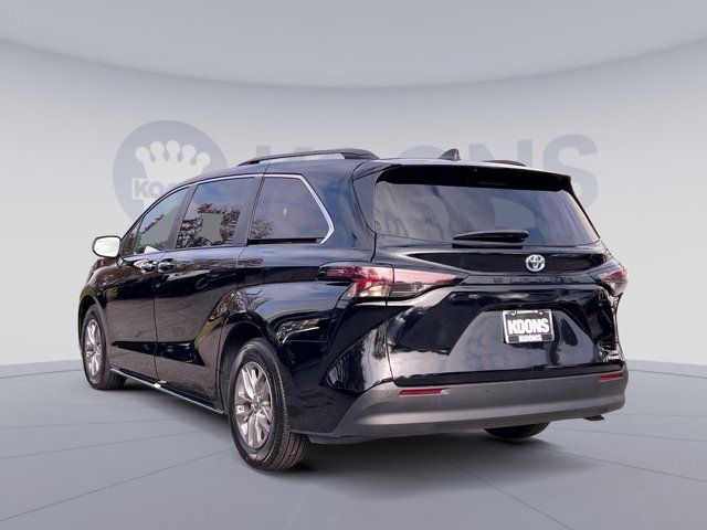 2023 Toyota Sienna XLE