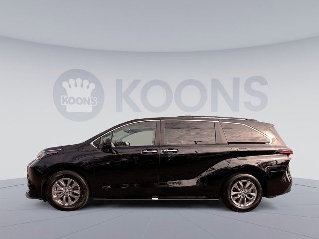 2023 Toyota Sienna XLE