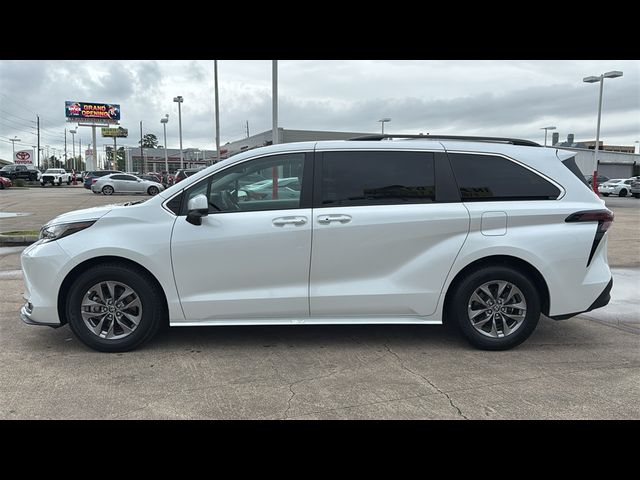 2023 Toyota Sienna XLE