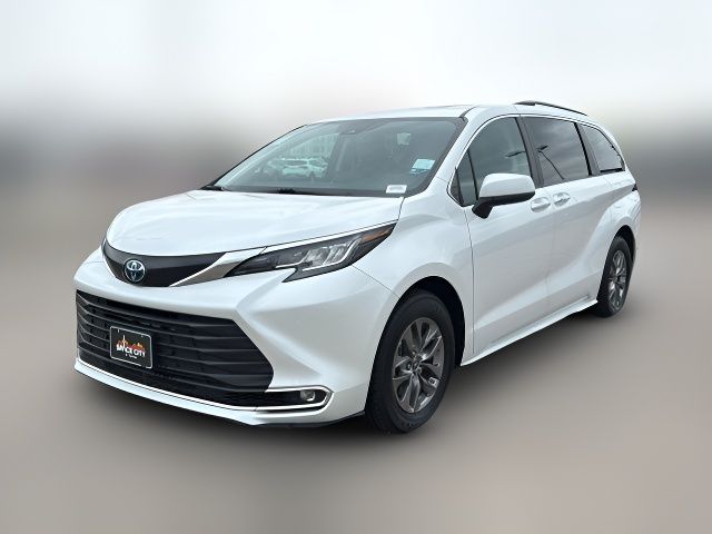 2023 Toyota Sienna XLE