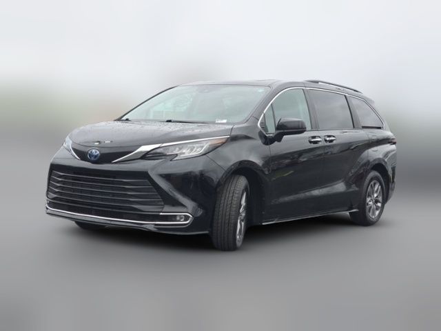 2023 Toyota Sienna XLE