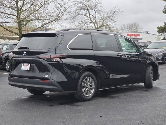 2023 Toyota Sienna XLE