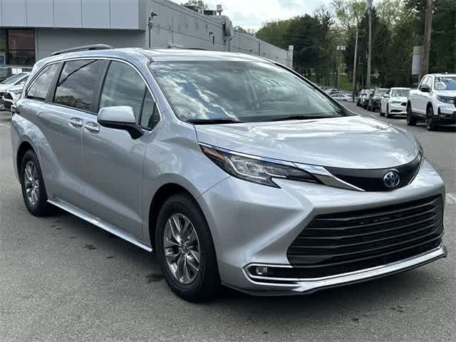 2023 Toyota Sienna XLE