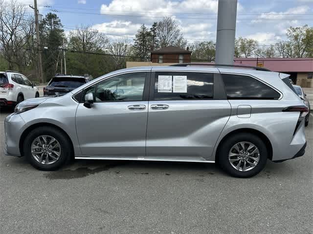 2023 Toyota Sienna XLE