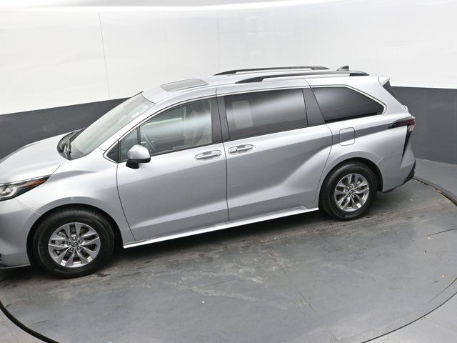 2023 Toyota Sienna XLE