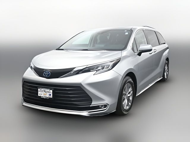 2023 Toyota Sienna XLE