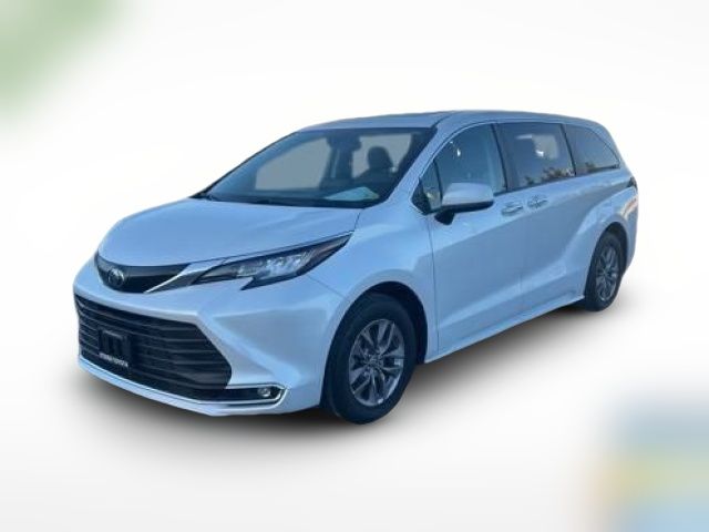 2023 Toyota Sienna XLE