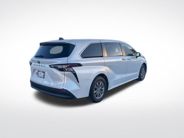 2023 Toyota Sienna XLE