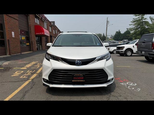 2023 Toyota Sienna XLE