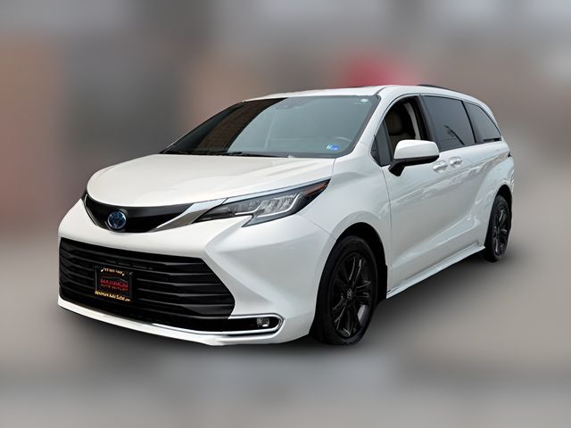 2023 Toyota Sienna XLE