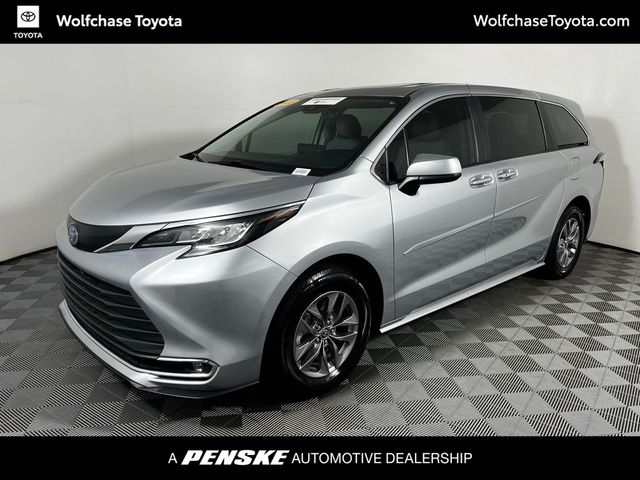 2023 Toyota Sienna XLE