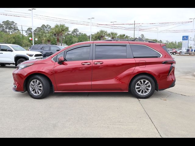 2023 Toyota Sienna XLE