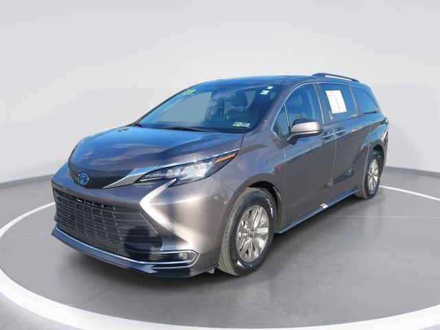 2023 Toyota Sienna XLE