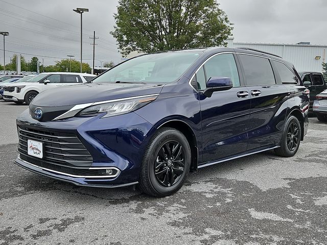 2023 Toyota Sienna XLE